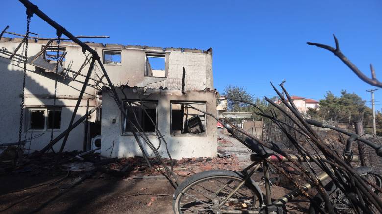 Φωτιά στο Κρυονέρι: Ξεκίνησε η καταγραφή των ζημιών - Κατεστραμμένα σπίτια και χαμένες περιουσίες