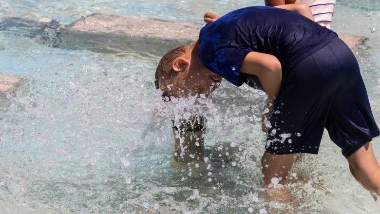 Στους 42°C η μέγιστη θερμοκρασία σήμερα - 196 σταθμοί έδειξαν πάνω από 37 βαθμούς
