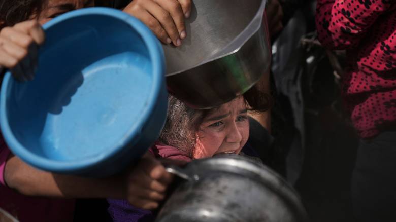 Γάζα: Νέα παρέμβαση Μερτς στον Νετανιάχου - Εισήλθαν πάνω από 100 φορτηγά με ανθρωπιστική βοήθεια