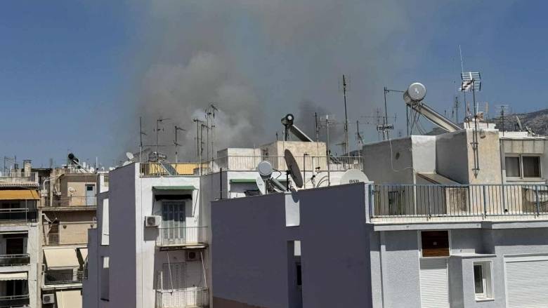 Φωτιά στου Ζωγράφου: Σε ποια σημεία έχει διακοπεί η κυκλοφορία