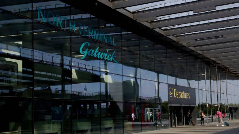 Συνεχίζεται το χάος στα βρετανικά αεροδρόμια - Θα χρειαστούν ώρες για πλήρη αποκατάσταση