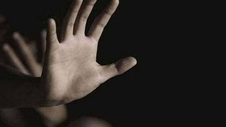 Ναύπακτος: Νεαρός έσωσε 18χρονη από μεθυσμένο που προσπάθησε να τη βιάσει