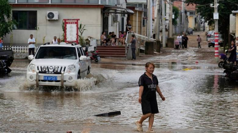Σανγκάη: Χιλιάδες άνθρωποι απομακρύνθηκαν από τα σπίτια τους εξαιτίας τροπικής καταιγίδας