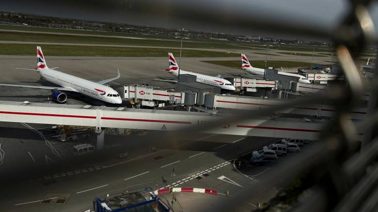 Νέες ακυρώσεις πτήσεων στο Χίθροου και σήμερα, μία ημέρα μετά τη βλάβη στον εναέριο έλεγχο