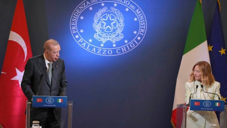 Τριμερής Τουρκίας, Ιταλίας, Λιβύης με το μεταναστευτικό να βρίσκεται στο επίκεντρο