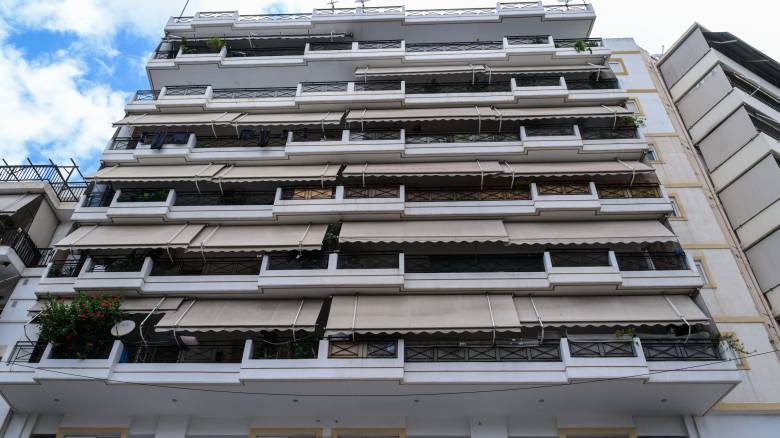 Παλαιό Φάληρο: Στo νεκρό κοριτσάκι ανήκουν τα ίχνη αίματος που βρέθηκαν σε διαμέρισμα στα Πατήσια