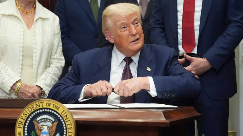 «Σχεδόν οριστικοί» οι νέοι δασμοί Τραμπ από 7 Αυγούστου - Ποιες χώρες επιβαρύνονται