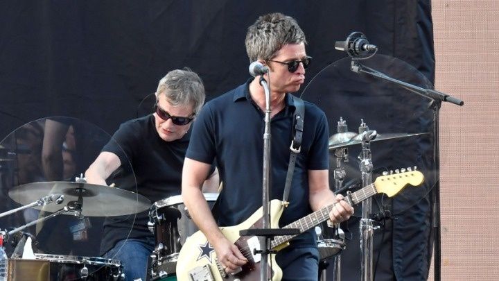 Άνδρας έπεσε στο κενό και σκοτώθηκε σε συναυλία των Oasis στο Γουέμπλεϊ