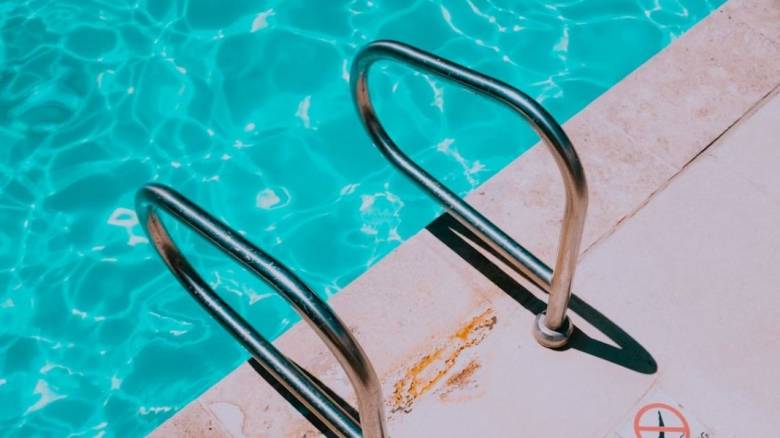 Τουρίστρια πέθανε σε ξενοδοχείο στην Κρήτη ενώ κολυμπούσε στην πισίνα