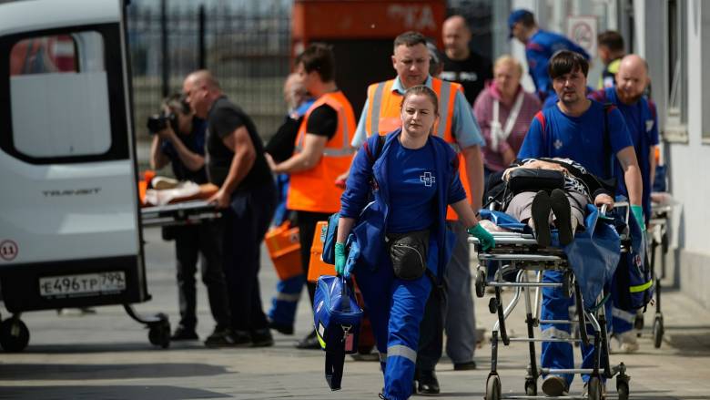 Θανατηφόρα σύγκρουση λεωφορείου με εμπορική αμαξοστοιχία στη Ρωσία - Ένας νεκρός και 11 τραυματίες