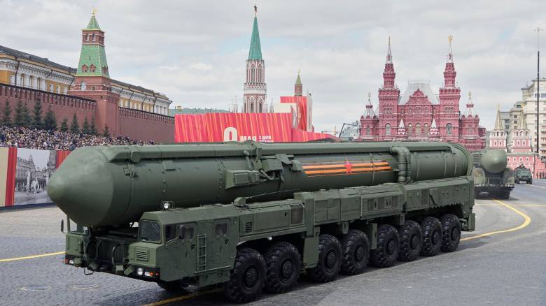 Κρεμλίνο: Χωρίς περιορισμούς πλέον η Ρωσία στην ανάπτυξη πυραύλων μέσου βεληνεκούς