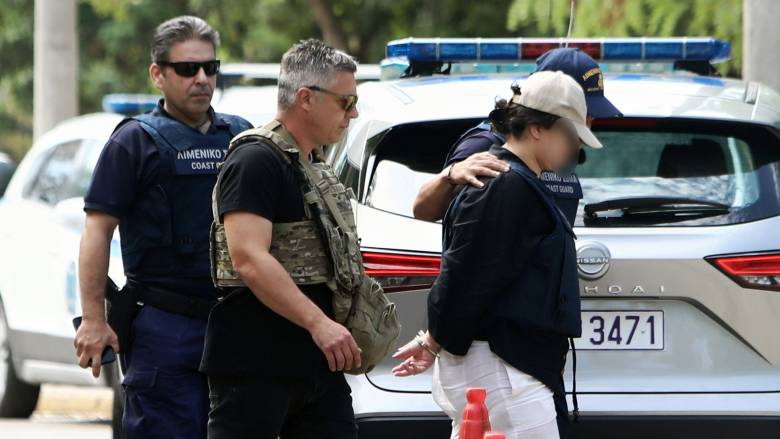 Νεκρό κοριτσάκι στο Παλαιό Φάληρο: Προφυλακιστέα η μητέρα - «Βρισκόμουν σε πανικό»