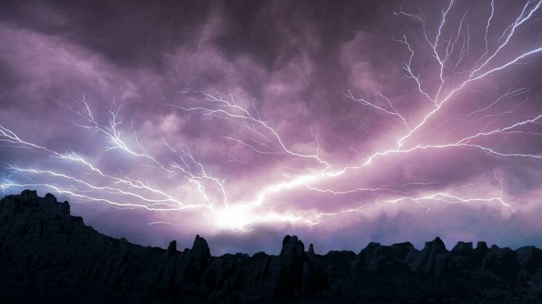 Νέο ρεκόρ: Αυτή είναι η μακρύτερη αστραπή που έχει καταγραφεί ποτέ