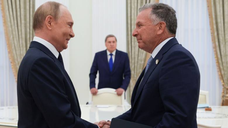 «Λάβαμε και στείλαμε κάποια μηνύματα»: Τρίωρη συνάντηση του Πούτιν με τον απεσταλμένο του Τραμπ