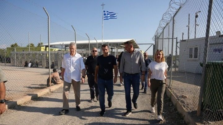 Ο Θάνος Πλεύρης επιθεώρησε τις δομές σε Μαλακάσα, Οινόφυτα, Ριτσώνα, Θήβα και Σχιστό