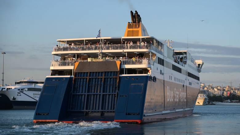 Με αμείωτο ρυθμό συνεχίζεται η έξοδος των αδειούχων του Αυγούστου προς τα νησιά