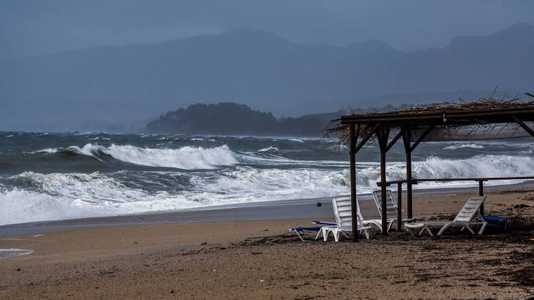 Καιρός: Αίθριος με μικρή άνοδο θερμοκρασίας - Προειδοποίηση για θυελλώδεις ανέμους