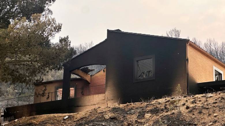 Γαλλία: Φοβούνται τις αναζωπυρώσεις - Υπό έλεγχο η μεγάλη πυρκαγιά που έκαψε χιλιάδες στρέμματα