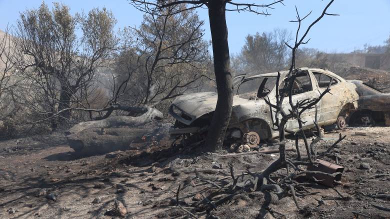 Σκληρή πολιτική αντιπαράθεση μετά την πύρινη καταστροφή στην Κερατέα