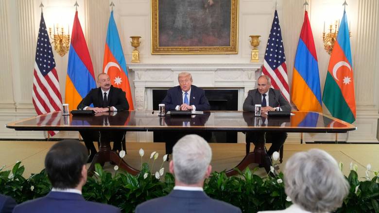 Διαβεβαιώσεις Τραμπ: Αζερμπαϊτζάν και Αρμενία δεσμεύθηκαν να σταματήσουν οριστικά τη διένεξη