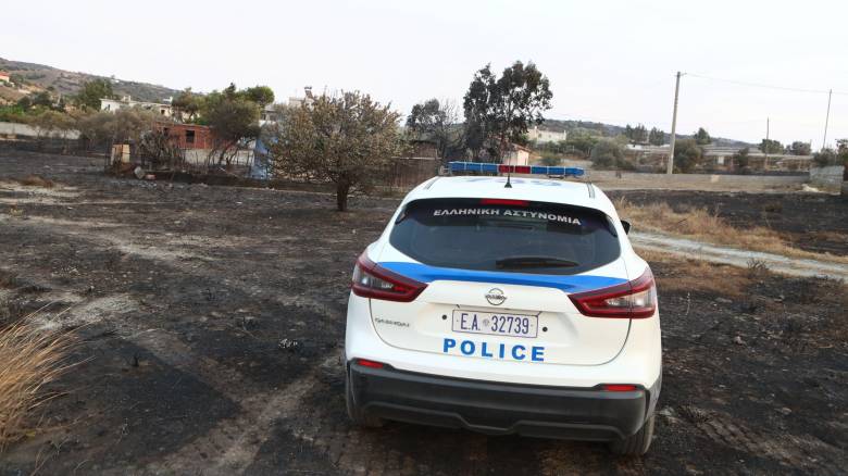 Εκατοντάδες απεγκλωβισμοί από την Αστυνομία στην Ανατολική Αττική λόγω πυρκαγιάς