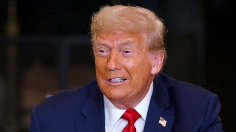 Πασίγνωστη ηθοποιός δέχθηκε πρόταση για ραντεβού από τον Τραμπ την ημέρα του διαζυγίου της