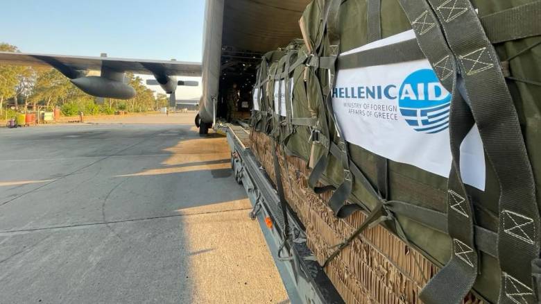 Καρέ - καρέ η επιχείρηση της Πολεμικής Αεροπορίας με τις ρίψεις 8,5 τόνων τροφίμων στη Γάζα