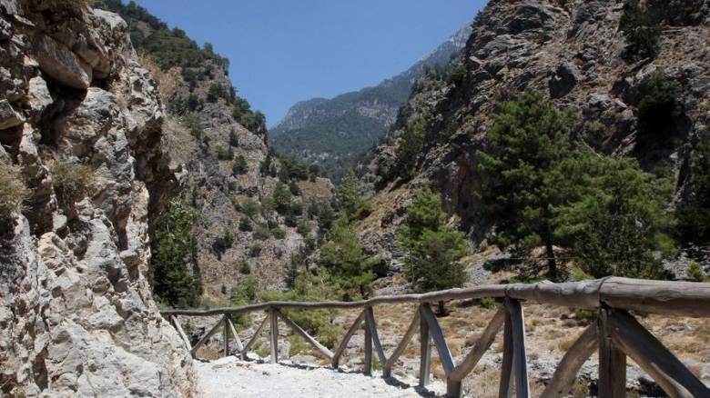 Κρήτη: Πολυτραυματίας ο άνδρας που διασώθηκε στο Φαράγγι της Σαμαριάς