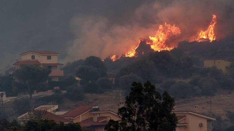 Φωτιά στην Ανατολική Αττική: «Εντοπίστηκε γκαζάκι στον Άγιο Νικόλαο», λέει ο αντιδήμαρχος Σαρωνικού