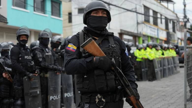 Πυροβολισμοί μπροστά από ντισκοτέκ στον Ισημερινό - Οκτώ νεκροί