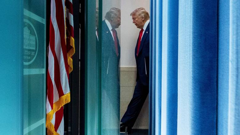 Ουκρανία: Τα δύο κρίσιμα λεπτά, η «ανταλλαγή» εδαφών και η Αλάσκα... της Ρωσίας