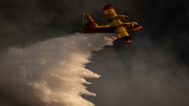 Σε πύρινο κλοιό η Ισπανία με 40άρια και ισχυρούς ανέμους - 1000 άτομα εγκατέλειψαν τα σπίτια τους