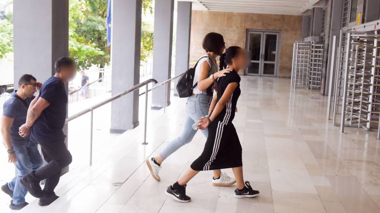 Βιασμός 10χρονης στη Θεσσαλονίκη: Προφυλακίζονται η μητέρα και ο σύντροφός της