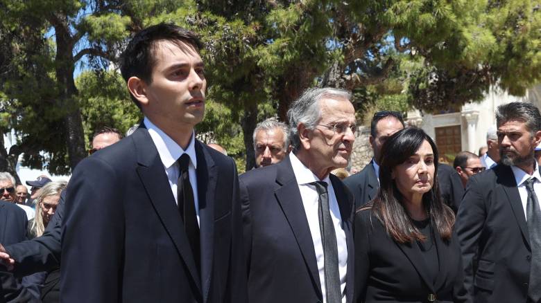 Το αντίο του Α. Σαμαρά στην κόρη του: Ευχαριστώ τον Θεό που μας έδωσε αυτό το δώρο για 34 χρόνια