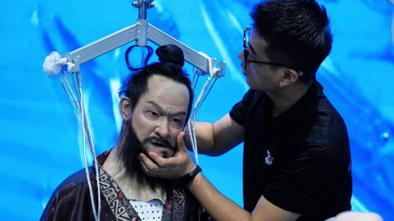 Robot Mall: Το πρώτο μαγαζί που πουλάει ανθρωποειδή ρομπότ μόλις άνοιξε στην Κίνα