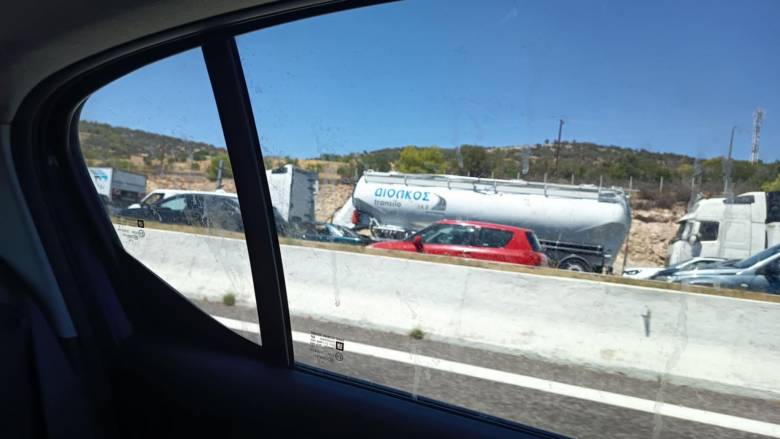 Ουρές χιλιομέτρων στα διόδια Ελευσίνας - Εκτροπή κυκλοφορίας προς την παλαιά Εθνική