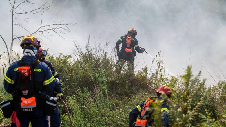 Φωτιά στην Άρτα - Μήνυμα από το 112 πήραν οι κάτοικοι