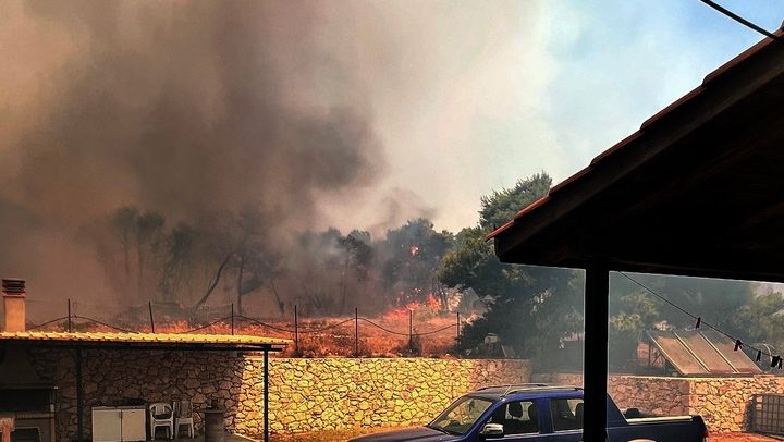 Σε πύρινο κλοιό η Ζάκυνθος, μέσα σε χωριά οι φλόγες - Μέτωπα σε Άρτα, Πρέβεζα - Κλειστή η Ιόνια Οδός