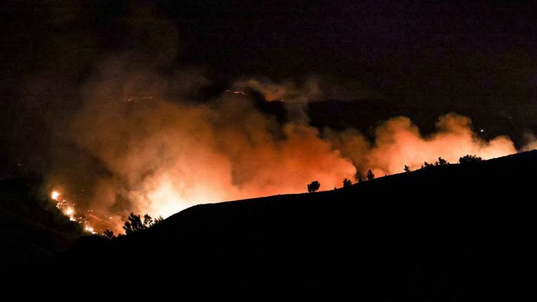 Φωτιά κοντά στις φυλακές Λάρισας - Συναγερμός στην Πυροσβεστική