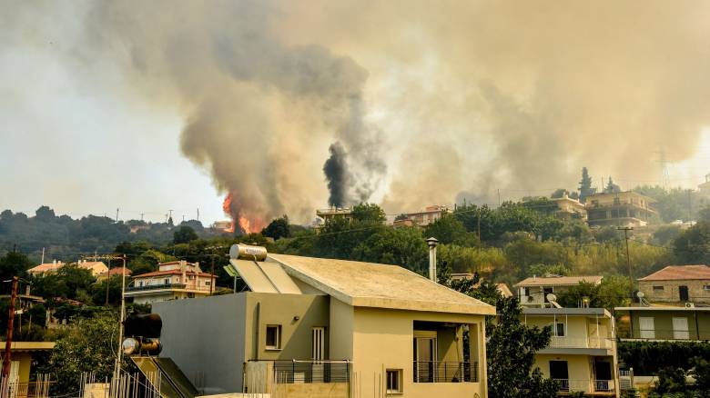 Φωτιά στην Πάτρα: Στις φλόγες η Ιερά Μονή Αγίου Νικολάου - Απομακρύνθηκαν οι μοναχές