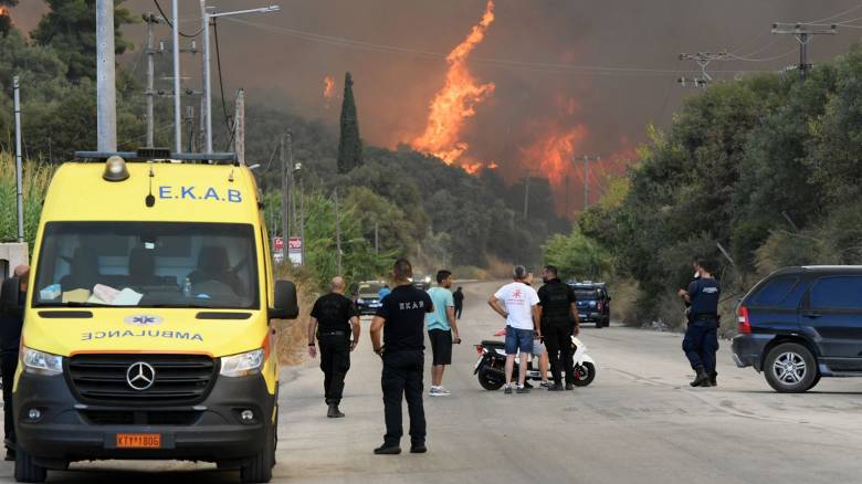 Πυρκαγιές: Σε πλήρη επιχειρησιακή ετοιμότητα το ΕΚΑΒ