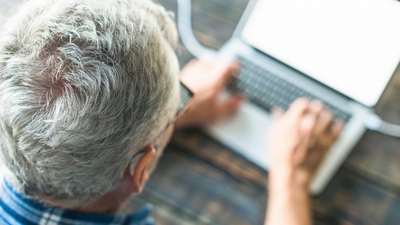 Πρόγραμμα ψηφιακής εκπαίδευσης ηλικιωμένων και ΑμεΑ - Ποιοι μπορούν να δηλώσουν συμμετοχή