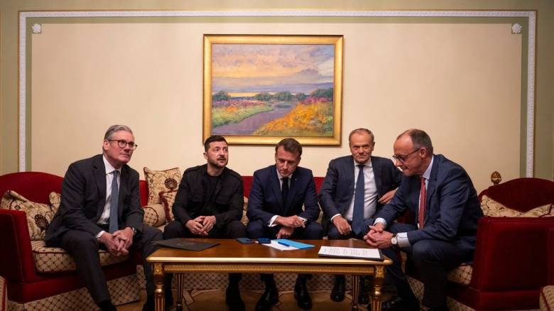 Μακρόν για την τηλεδιάσκεψη με Τραμπ: «Θέλει να πετύχει εκεχειρία στη συνάντηση με τον Πούτιν»