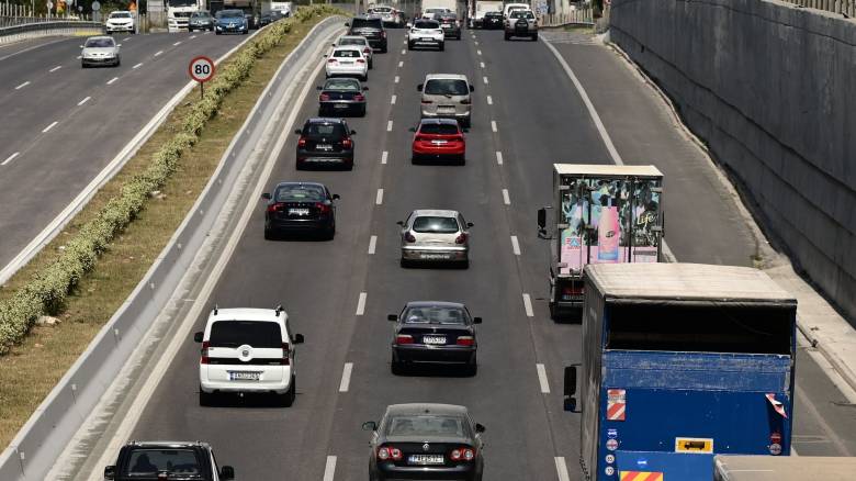 Αφίδνες: Κυκλοφοριακά προβλήματα στο ρεύμα προς Αθήνα λόγω ανατροπής οχήματος