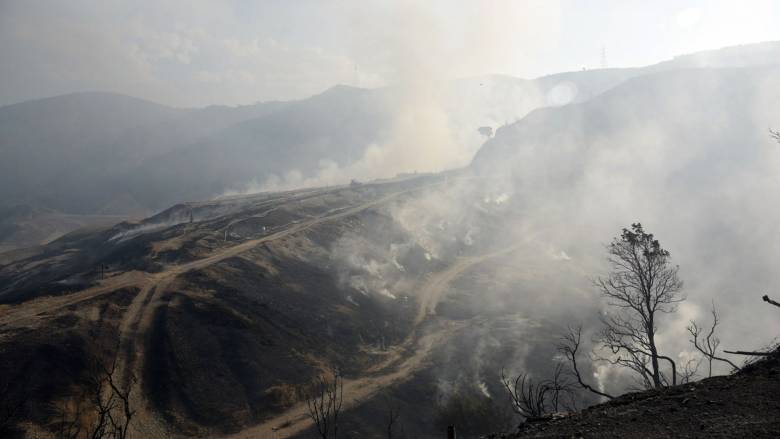 Χωρίς ενεργό μέτωπο η πυρκαγιά στα Συχαινά Πάτρας - Υπό μερικό έλεγχο η πυρκαγιά στο Στρατώνι