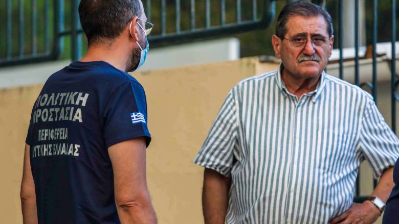 Πυρά Κεφαλογιάννη κατά Πελετίδη για τη φωτιά στην Πάτρα: «Κατώτερος των περιστάσεων ο Δήμος»