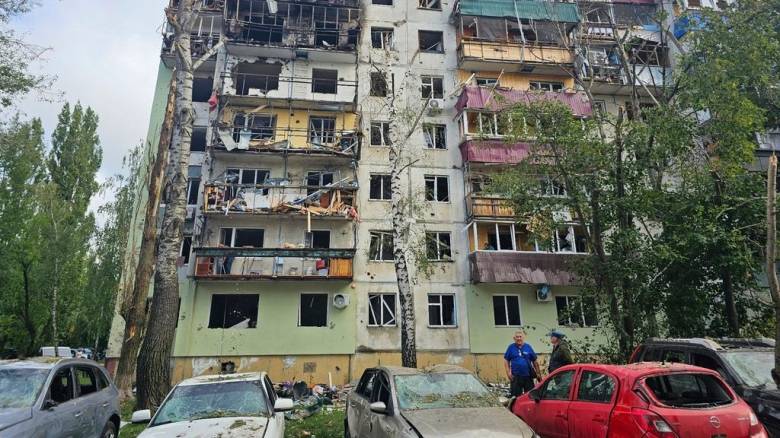 Συνεχίζονται οι πολεμικές επιθέσεις σε ουκρανικά και ρωσικά εδάφη λίγο πριν τη σύνοδο της Αλάσκας