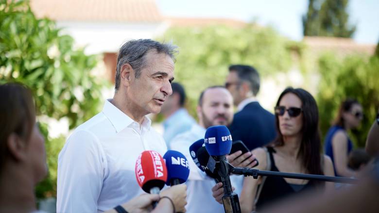 Μητσοτάκης από Χανιά: Η μέρα σήμερα είναι αφιερωμένη σε όσους αγωνίζονται να μας κρατούν ασφαλείς