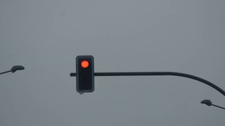 Μοτοσικλετιστής παραβίασε τον μισό ΚΟΚ στη Θεσσαλονίκη: Παραβίασε 10 κόκκινα φανάρια