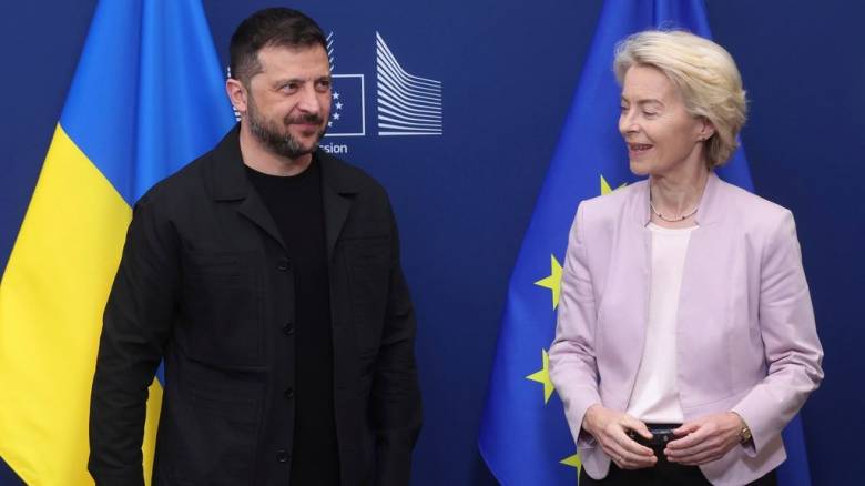 Φον ντερ Λάιεν: Να γίνει η Ουκρανία ατσάλινος σκατζόχοιρος - Ζελένσκι: Δεν αλλάζουν τα σύνορα